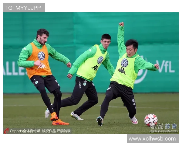 街头采访足球明星揭秘他们的训练生活与比赛心态