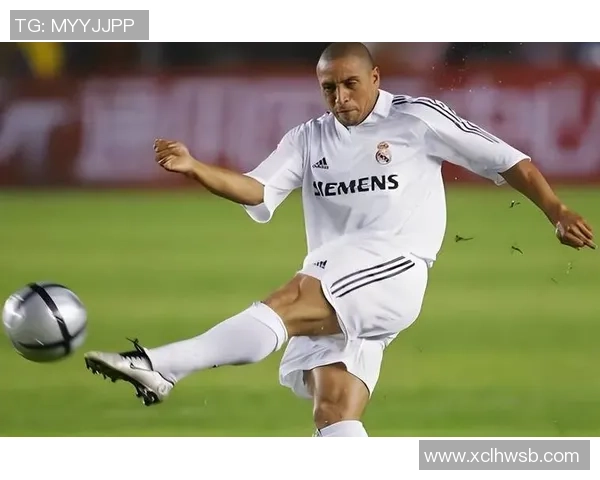 巴西足球明星后卫的辉煌历程与对国家队的贡献分析